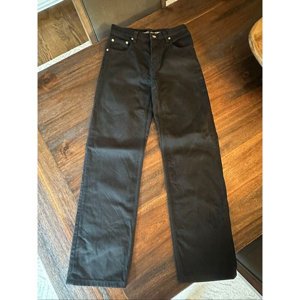MARC JACOBS “The Straight Leg Jean”